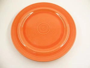 Plato de círculos concéntricos de gres melocotón de gres firma Carnivale de 10,5" - Imagen 1 de 4