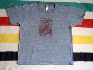 T-shirt maglietta vintage Y2k anni 2000 Trace Bundy acustica ninja folk band grigia uomo XL - Foto 1 di 5