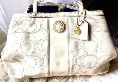 Coach Signature Patent Leather Off White Purse/shoulder bag. No.K1276-F19215 - Image 1 of 4