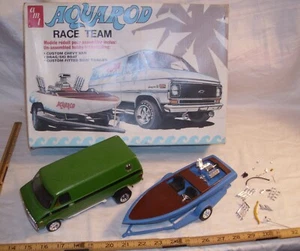 AMT AQUAROD RACE TEAM CHEVY VAN. BOAT & TRAILER COMBO MODEL KIT BOXED 1:25 - Picture 1 of 5