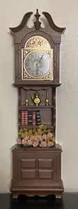 Vintage SPARTUS Grandfather Hanging Plastic CLOCK Bookcase Desk Ferns 23.5" - Picture 1 of 13