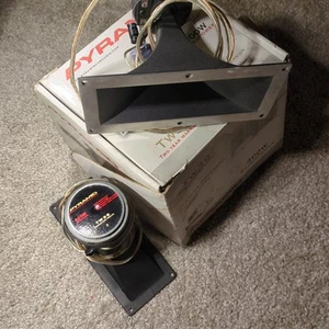 Pyramid 600W 4 Ohm TW36 Titanium Horn Tweeter Pair - Picture 1 of 11