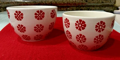 Caja y barril 2 cuencos anidadores blanco rojo copos de nieve nórdicos cerámica escandiaca Foto 1 de 4