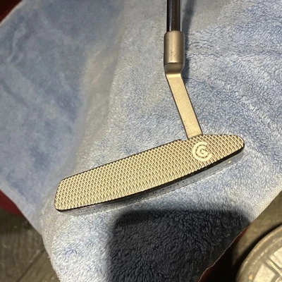 Cleveland Huntington Beach 4 Foto 1 de 4