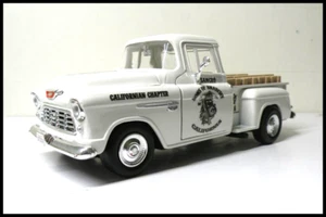 1955 Chev 1955 Pickup (SOA) "Sons of Anarchy"1/24 White Diecast with Gun Crates - Bild 1 von 8