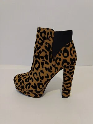 Qupid Women's Animal Print Faux Suede 5" Chunky Heel Zip Ankle Boots sz 6 NWT - Image 1 of 4
