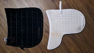zwei 2 Satteldecken Schabracke Samt dunkelgrün weiß - Bild 1 von 14