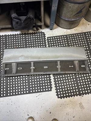 Крышка деки двигателя Porsche 914 от оригинального производителя — отличное настенное искусство - Изображение 1 из 4