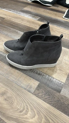 Mia女鞋石板灰色8楔形靴 — 第 1/4 张图片