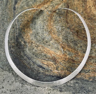 QUINN Halsreif 925 Silber gehämmert (S 7047) - Bild 1 von 4