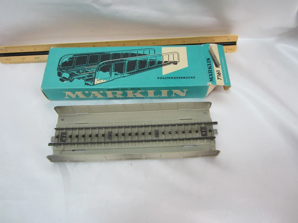 Marklin 7161 HO M Track Metal Plate Girder Bridge in Original Carton - Image 1 of 4