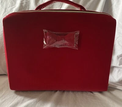 Nuevo Bolso de Maquillaje Cosmético Estee Lauder Cremallera Rojo Terciopelo Estuche de Tren Foto 1 de 4