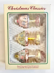 Juego de (3) pantallas brillantes pintadas adornos navideños de vidrio soplado de colección Rumania - Imagen 1 de 8