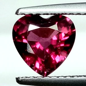 1.53 Cts Beautiful Rhodolite Garnet 100% Natural Heart Shape Cut Loose Gemstone - Picture 1 of 3