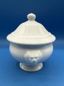 Zuppiera e coperchio testa di leone classica bianca in cordon bleu - Foto 1 di 13