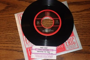 NEW VINYL 45 EVERLY BROTHERS DEVOTED TO YOU B/W BIRD DOG NEW UNPLAYED - Picture 1 of 2