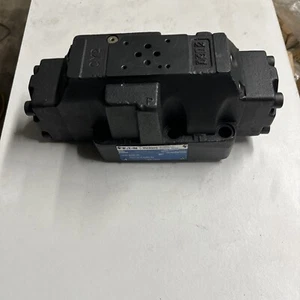 VICKERS DIRECTIONAL CONTROL VALVE DG5V-8-H-6C-E-M-U-H-10 - Picture 1 of 5