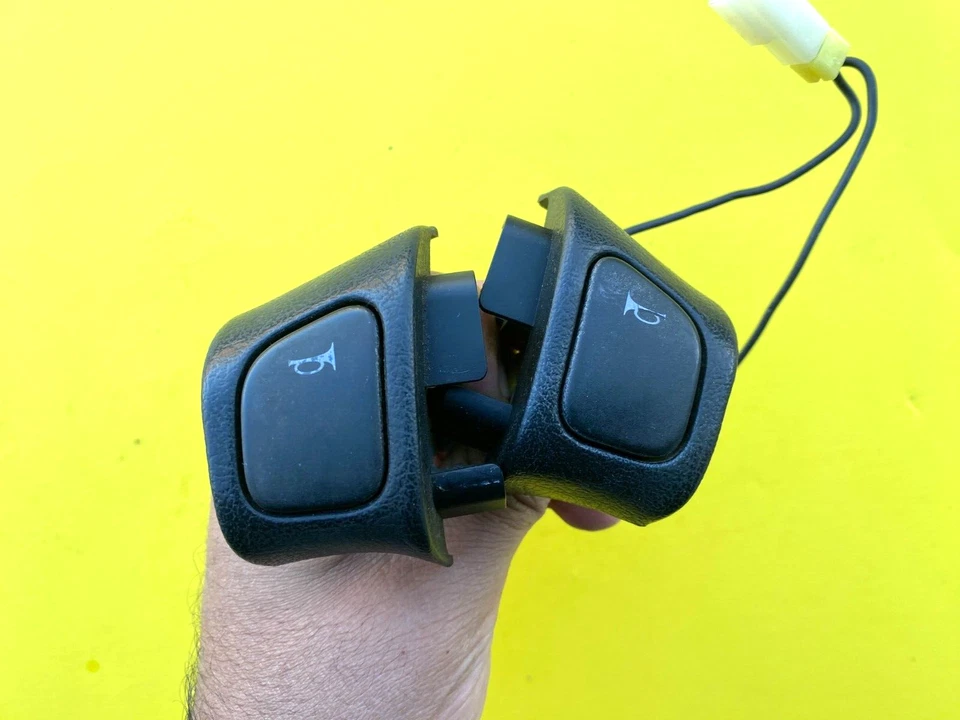 ISUZU TROOPER 1998-02 VOLANTE BOCINA BOTONES INTERRUPTOR MONTAJE OEM 8971552520 Foto 1 de 4