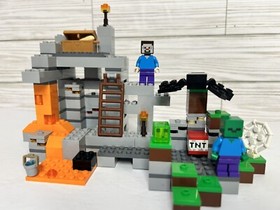 Incomplete LEGO Minecraft: The Cave 21113-Steve, Zombie, Black Spider