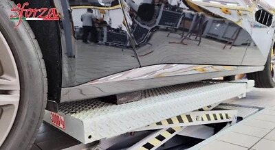 Faldas laterales paneles basculantes de fibra de carbono Ferrari GTC4Lusso Foto 1 de 4