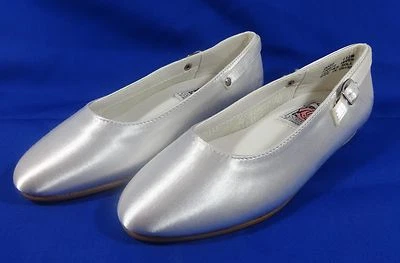 NUEVO Zapato Ocasiones Especiales por Saugus JILL 32B Blanco Satinado Mary Jane Juventud 6M Foto 1 de 4