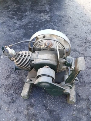 Vtg Maytag Hit & Miss Kick Start Model 92 Washer Gas Engine  - Image 1 of 2