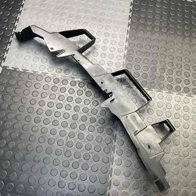 Soporte de parachoques delantero izquierdo Land Rover Range Rover Sport 2006-2013 OEM Foto 1 de 4