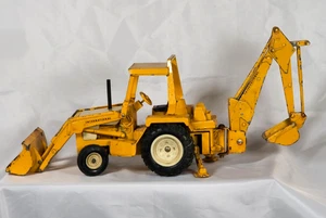 Ertl - #472 Diecast International Harvester retroexcavadora cargador tractor - escala 1:16 - Imagen 1 de 20