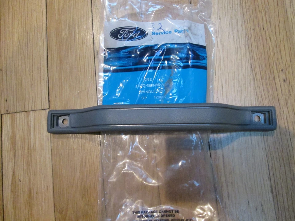 Ford Escort Assist Strap 1986 1987 beige nuevo de lote Foto 1 de 1