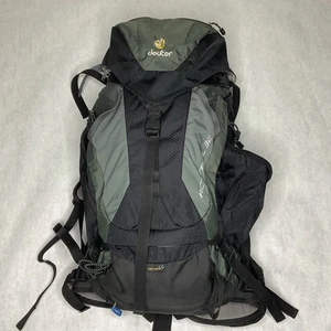 DEUTER 32 Act Trail Hiking Trekking Outdoor Travel Black and Gray Backpack - Picture 1 of 24