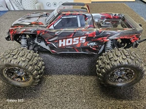 Traxxas Hoss - Picture 1 of 14