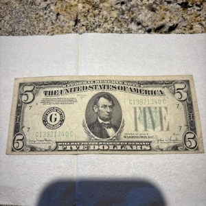 1934-D $5 Chicago Federal Reserve Note -- GREAT VINTAGE CURRENCY! - Picture 1 of 8