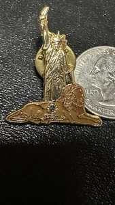 Lions Club International New York Bermuda MD-20 Miscellaneous Lapel Pin - Picture 1 of 2