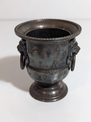 Urna/jarrón anillado con cabeza de león enchapado en plata Viners of Sheffield vintage  Foto 1 de 4