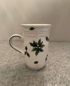 MIKASA French Countryside Holiday Holly Mug F9012  - Picture 1 of 6