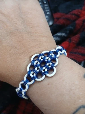 Pulsera reversible de malla de encaje japonés blanco y azul Foto 1 de 4