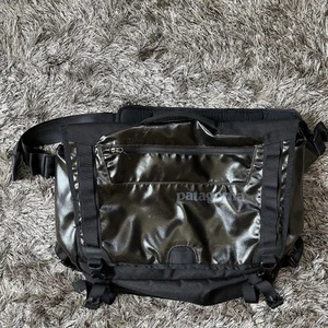 24L Patagonia Black Hole Messenger Laptop Shoulder Bag Double Black Large Travel - Imagen 1 de 24