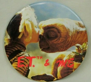 ET Extra Terrestrial Pin Back Button ET and Me Large 6" Durchmesser 1982  - Bild 1 von 3