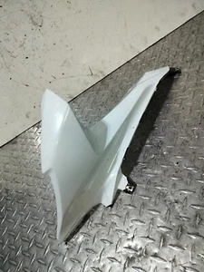 2009-2016 SUZUKI GSXR 1000 OEM LEFT AIRDUCT COVER MID FAIRING - Foto 1 di 13
