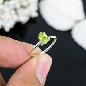 925 Silver Peridot Ring Handmade Boho Prong Gift Anniversary Wedding for Her - Picture 1 of 8