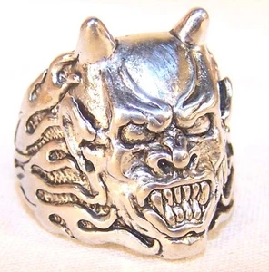 ANILLO DE MOTOCICLISTA DIABLO BR229 PESADO plata NUEVO cabeza cara de demonio hombre mujer unisex - Imagen 1 de 1