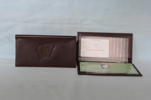 WISCONSIN BADGERS   Leather Checkbook    NEW    dark brown Cover