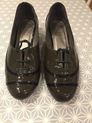 Carvela ladies grey patent courts shoes size 38 small heel Arthur 9805920309 - Image 1 of 4