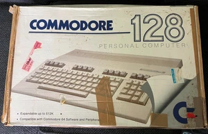 Komputer Commodore 128 z pudełkiem, zasilaczem, instrukcjami i innymi - NIEPRZETESTOWANY W STANIE, W JAKIM JEST - Zdjęcie 1 z 23