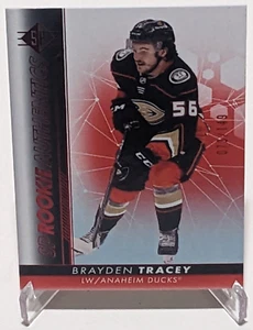 2022-23 SP Rookie Authentics Red Brayden Tracey 073/149 Anaheim Ducks #122 - Foto 1 di 2
