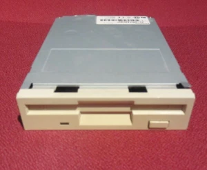 PANASONIC JU-257A606P Diskettenlaufwerk 1,44 MB 3,5 Zoll Floppy Disk Weiß - Bild 1 von 6