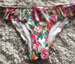 Sehr schön blumig gemusterter Bikini von H&M, Größe S - Bild 1 von 6