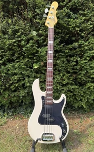 G&L Tribute LB-100 Bass (Plek) Precision Style - Bild 1 von 10