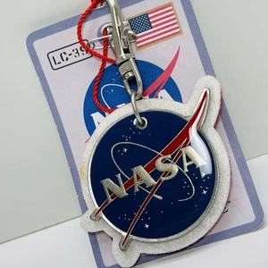 NASA Logo Key Ring Astronaut Keychain Space Camp Hangtag Fob Metal & Felt NEW - Picture 1 of 9
