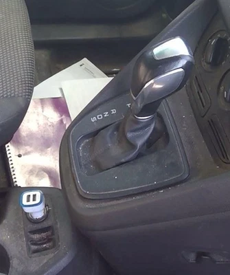 14 15 16 17 2018 Ford Transit Connect Transmission Shift in Black w/ Satin Trim Foto 1 de 4